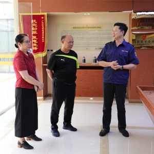 廣西機構編制委員會辦公室綜合處顏粉玲調研員就校企合作、企業(yè)用工情況到我司調研 ... ...