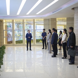 廣西貿(mào)促會黨組書記、會長楊雁雁率調(diào)研組一行到我司考察指導