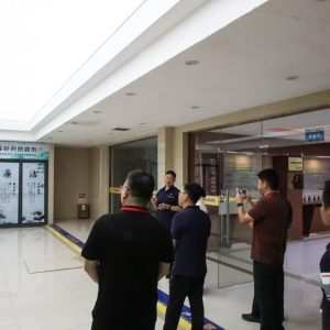 縱覽線纜集團(tuán)與南寧市市場(chǎng)監(jiān)管局等單位開展迎“七一”黨建共建活動(dòng)